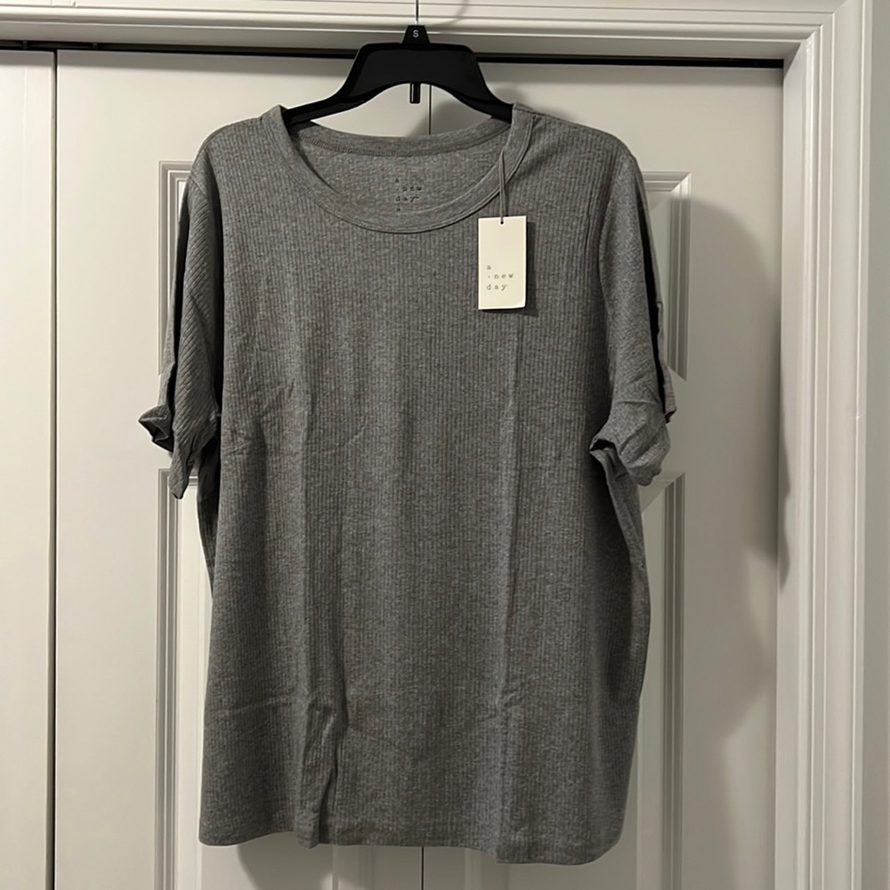 Ladies a new day gray short sleeve shirt